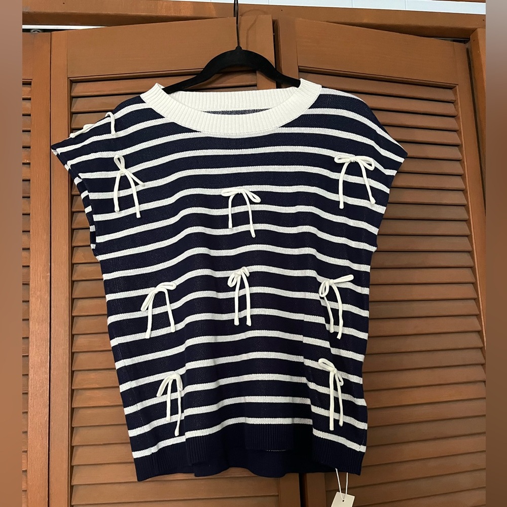 Saodimallsu Navy and White Striped Bow Sweater